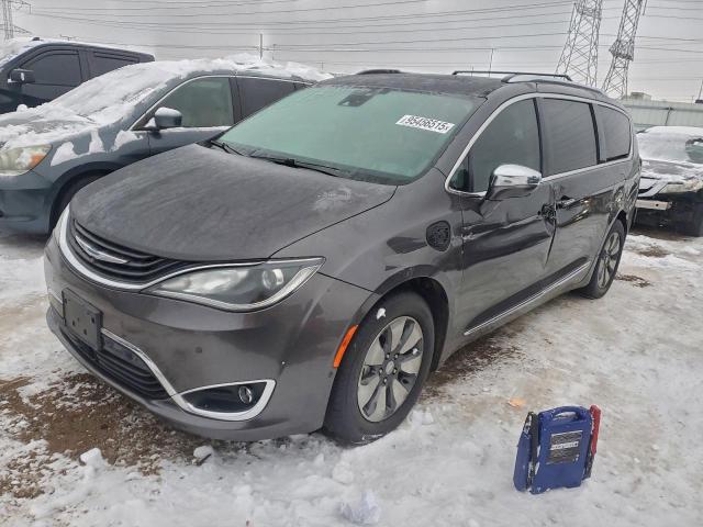  Salvage Chrysler Pacifica