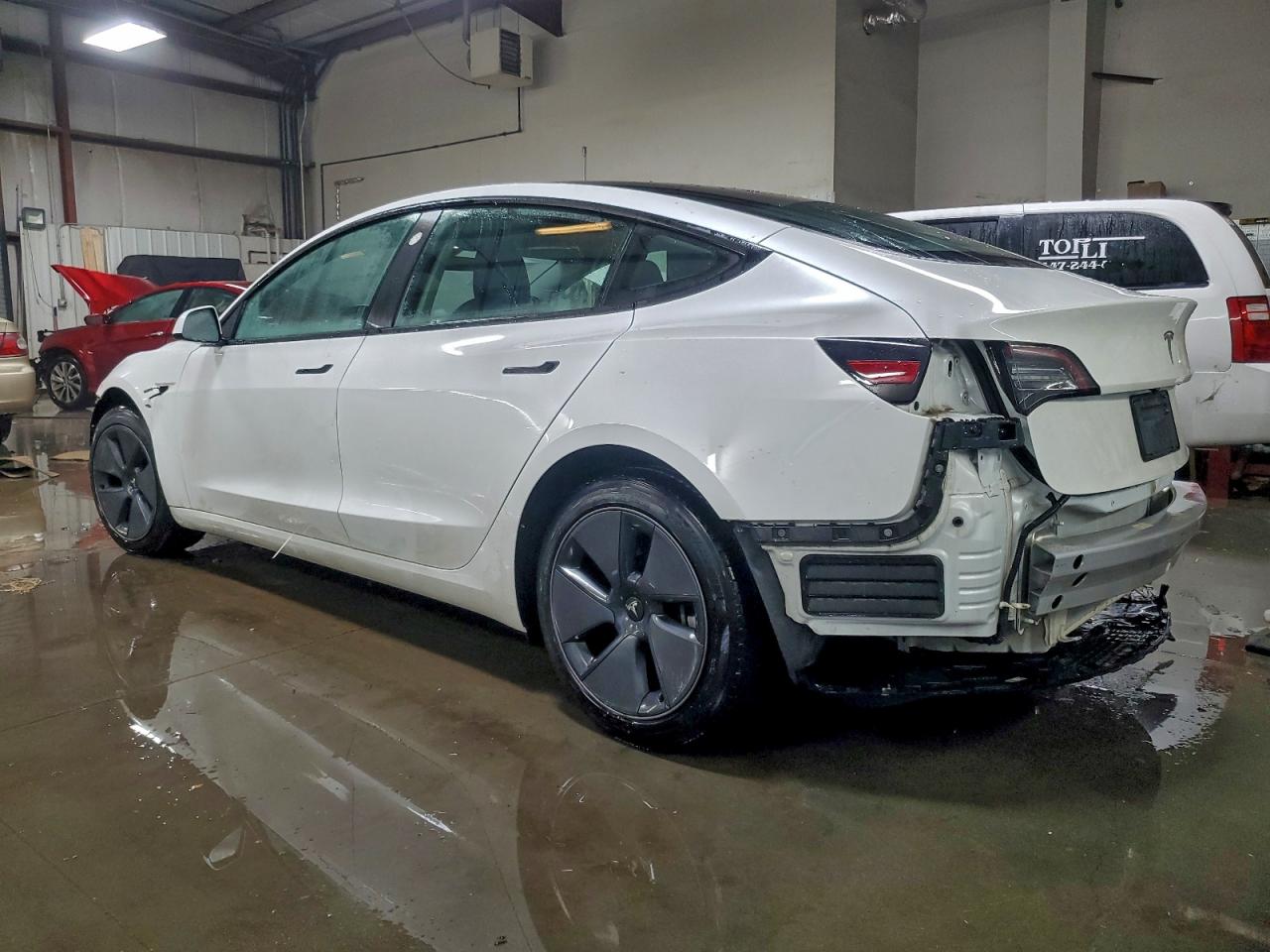 Tesla Model 3 Image 11