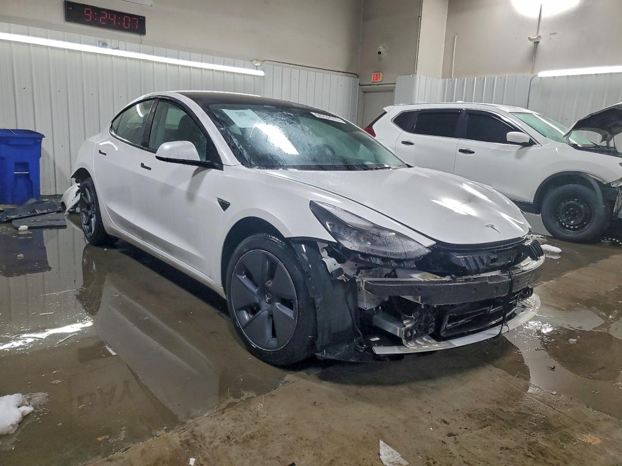 Tesla Model 3 Image 3