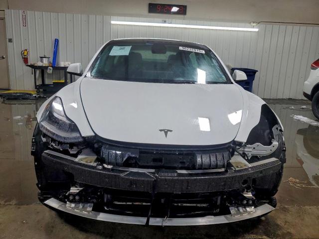 Tesla Model 3 Image 5