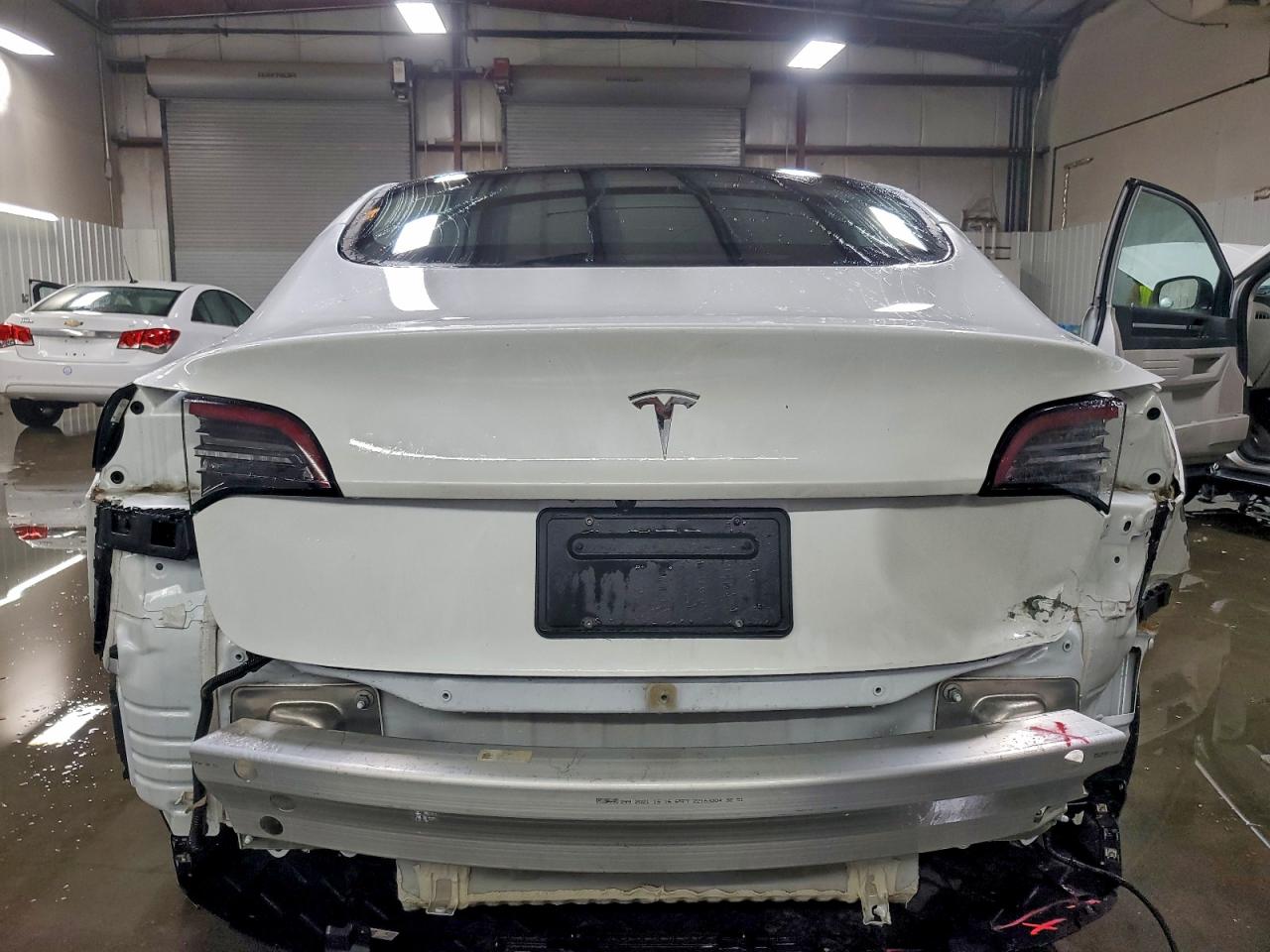 Tesla Model 3 Image 4