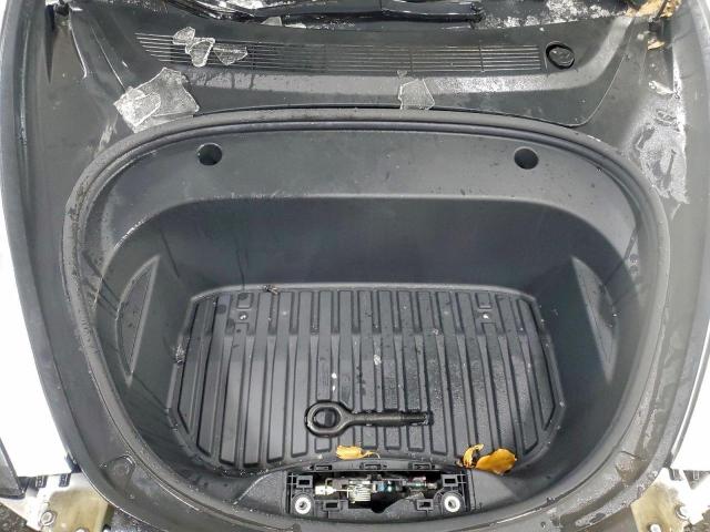 Tesla Model 3 Image 10