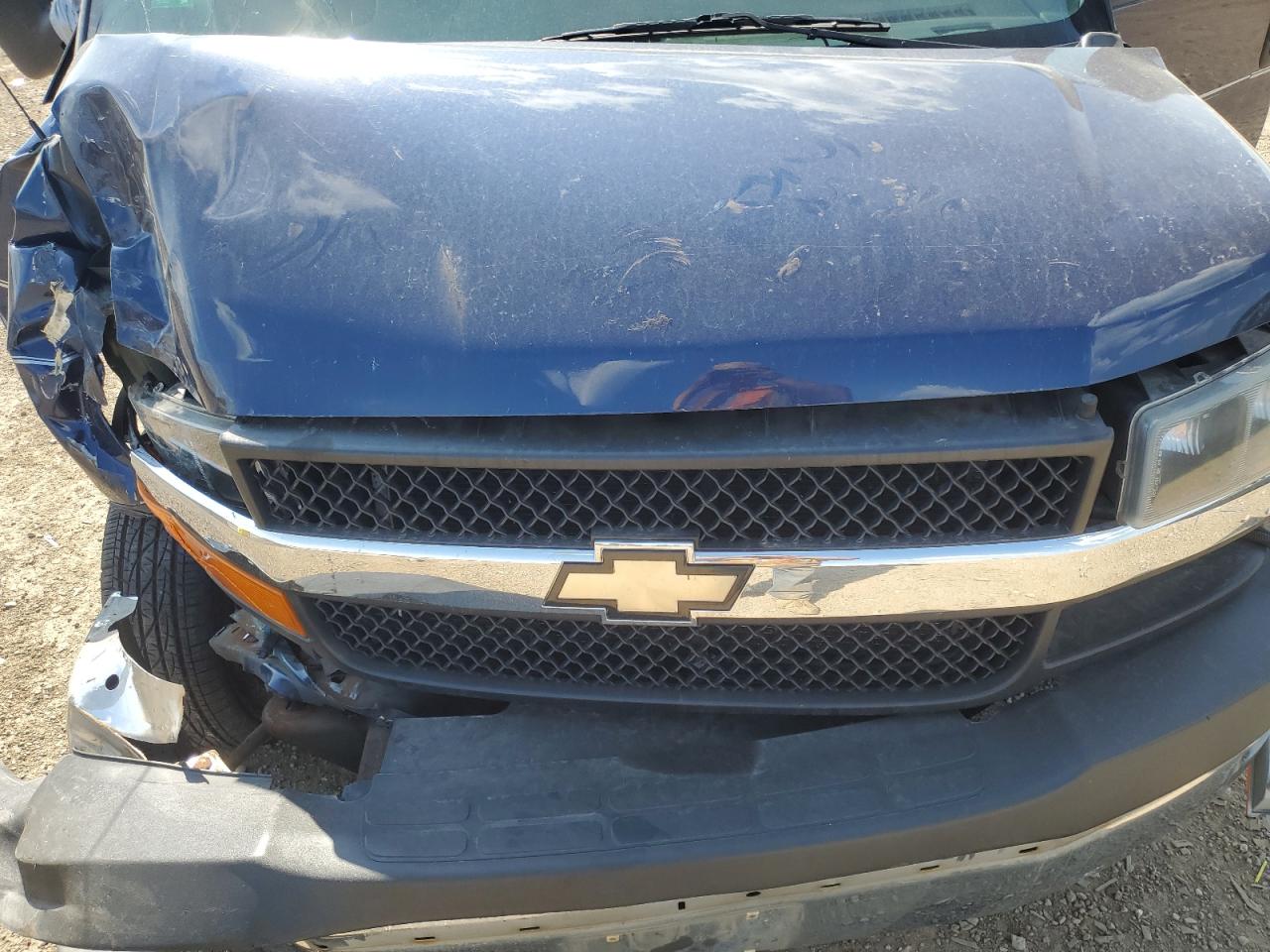 Chevrolet Express Image 11