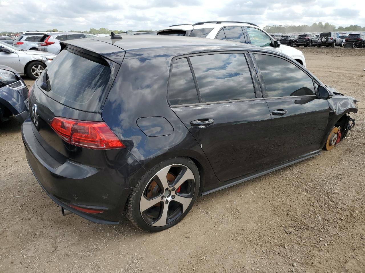 Volkswagen GTI Image 2