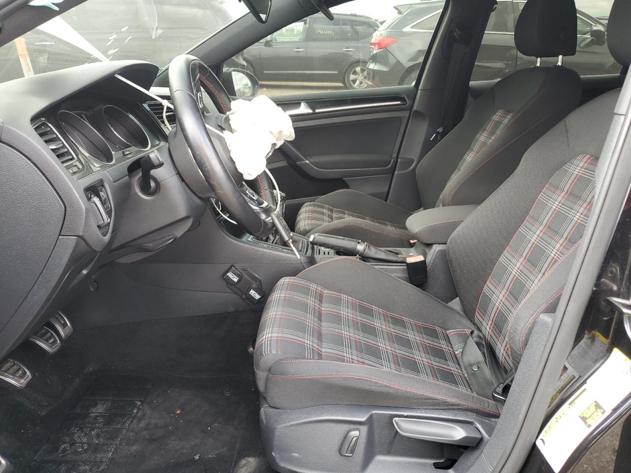 Volkswagen GTI Image 9