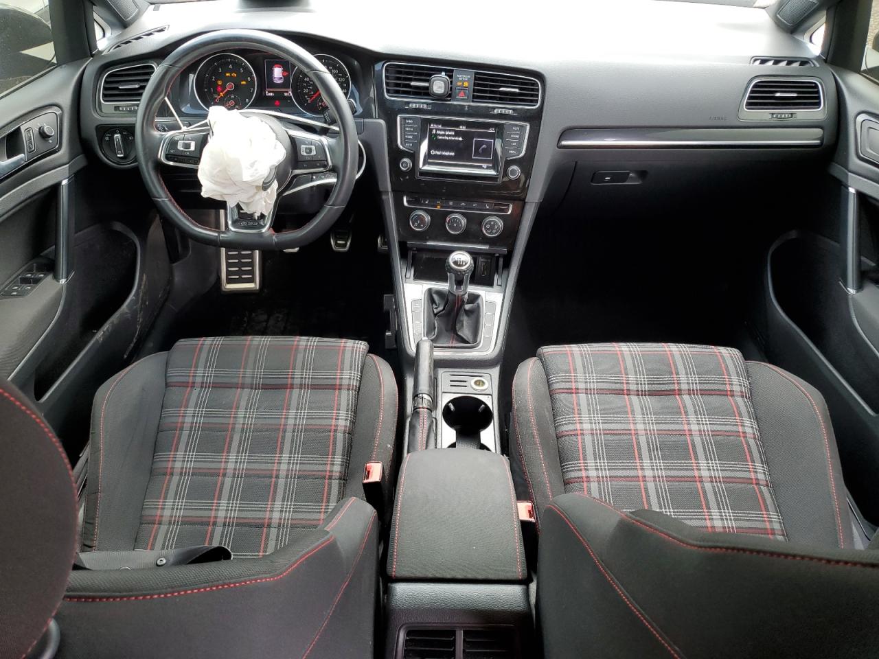 Volkswagen GTI Image 12