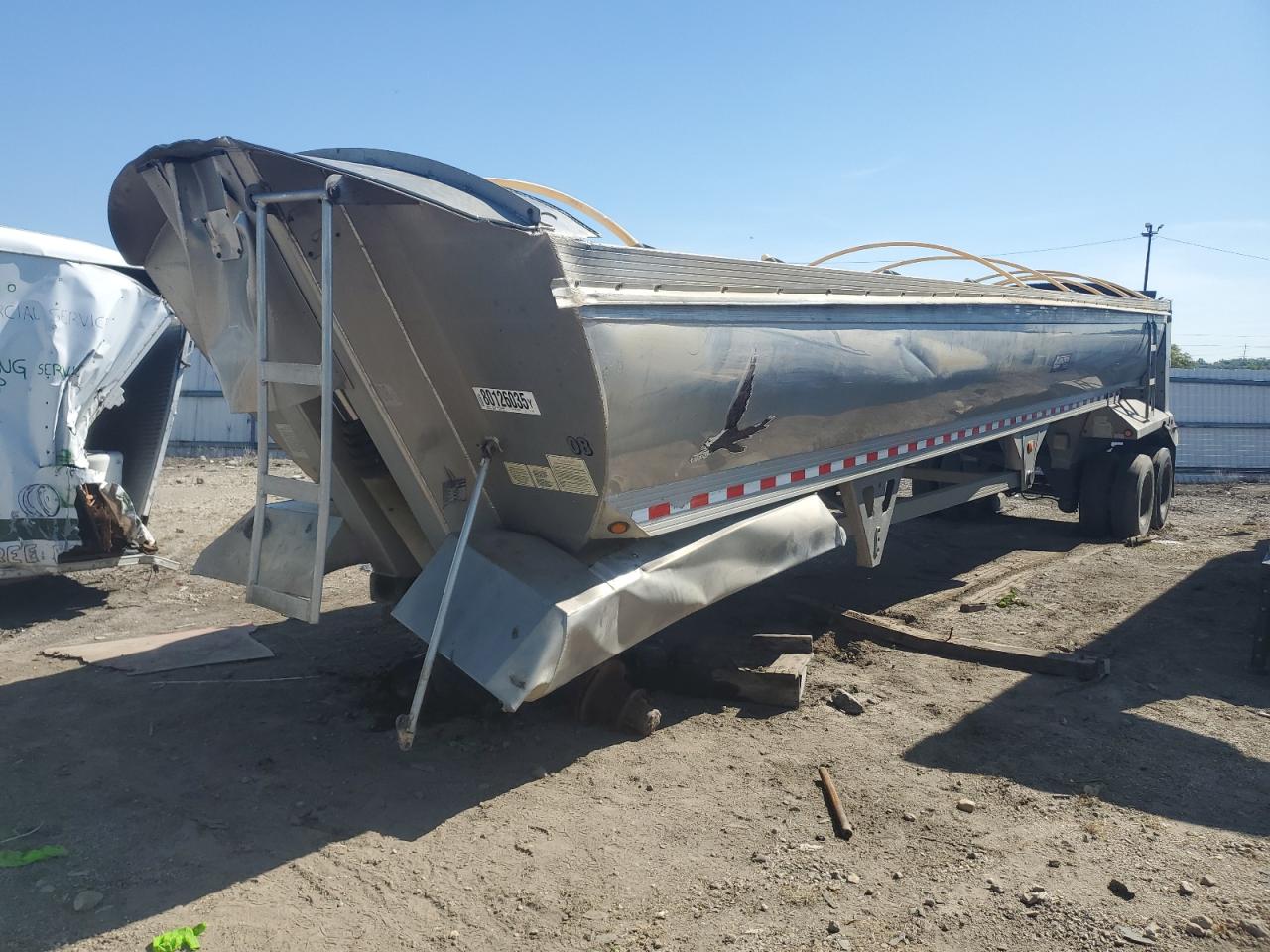 Everlite Trailer Image 3