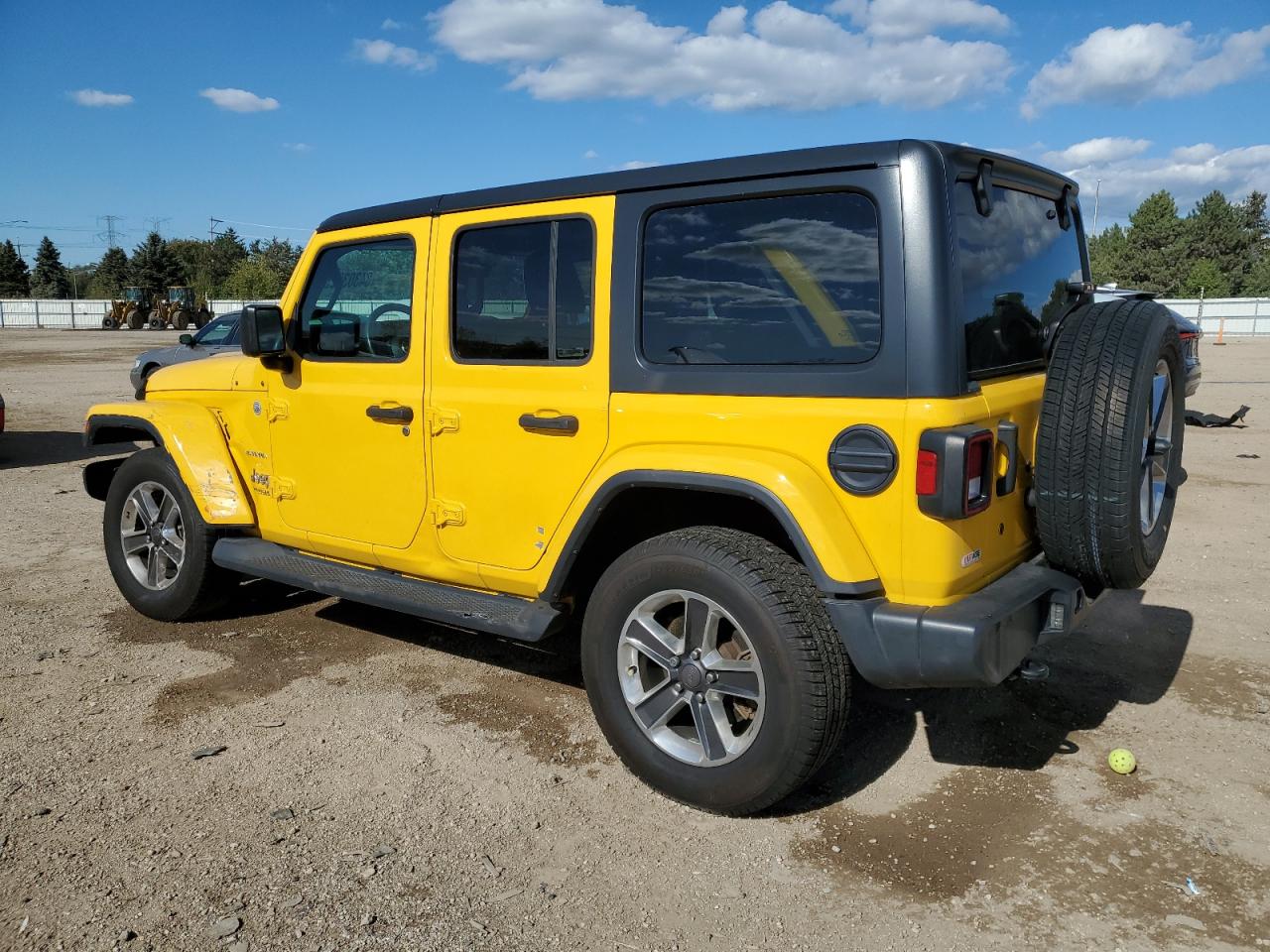 Jeep Wrangler Sahara Image 11