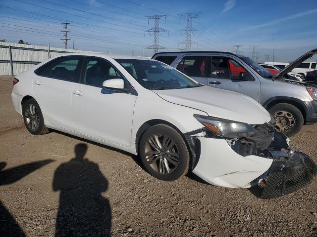 Toyota Camry Le Image 4
