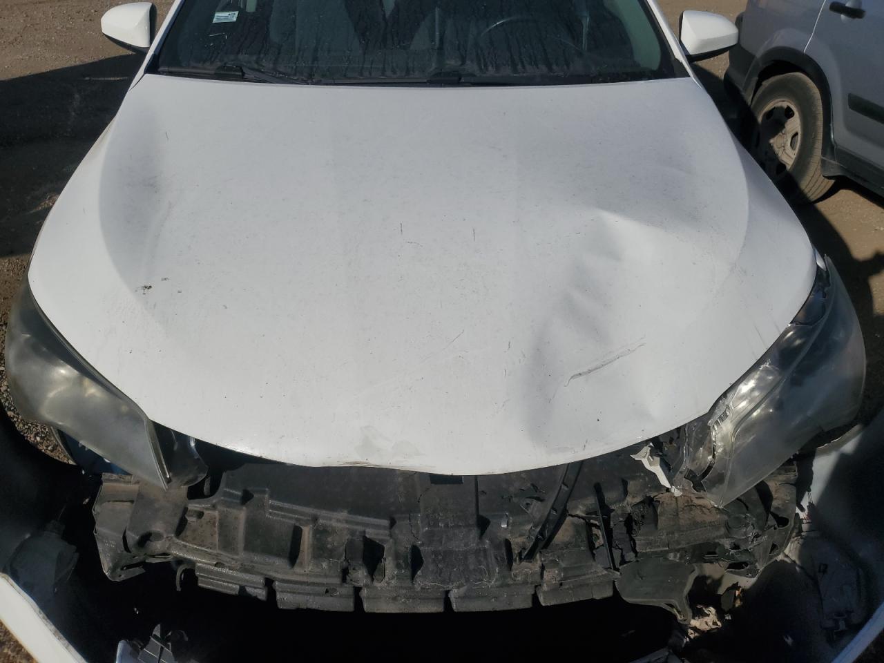 Toyota Camry Le Image 7