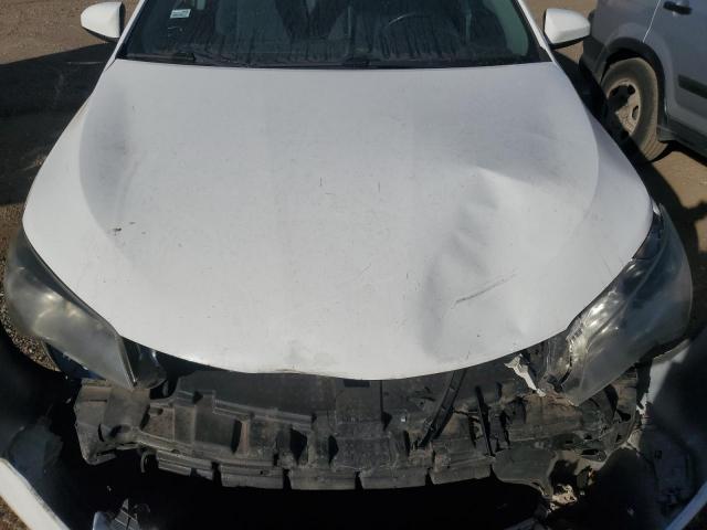 Toyota Camry Le Image 7