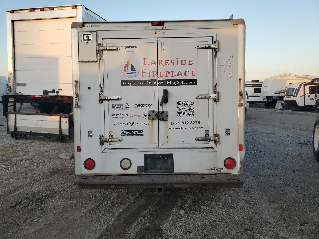 GMC Savana Cutaway G3500 Image 10