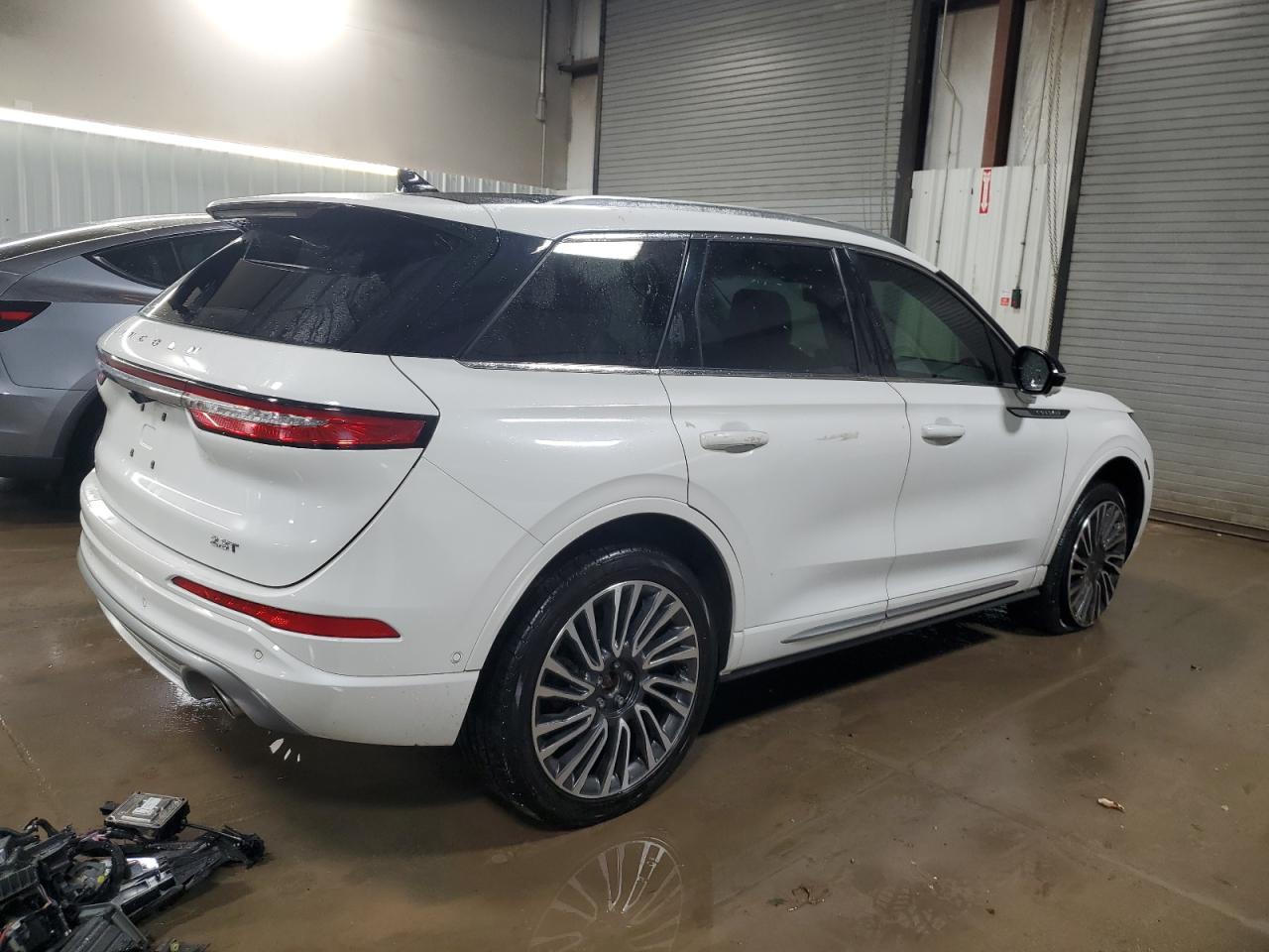 Lincoln Corsair Reserve Image 3