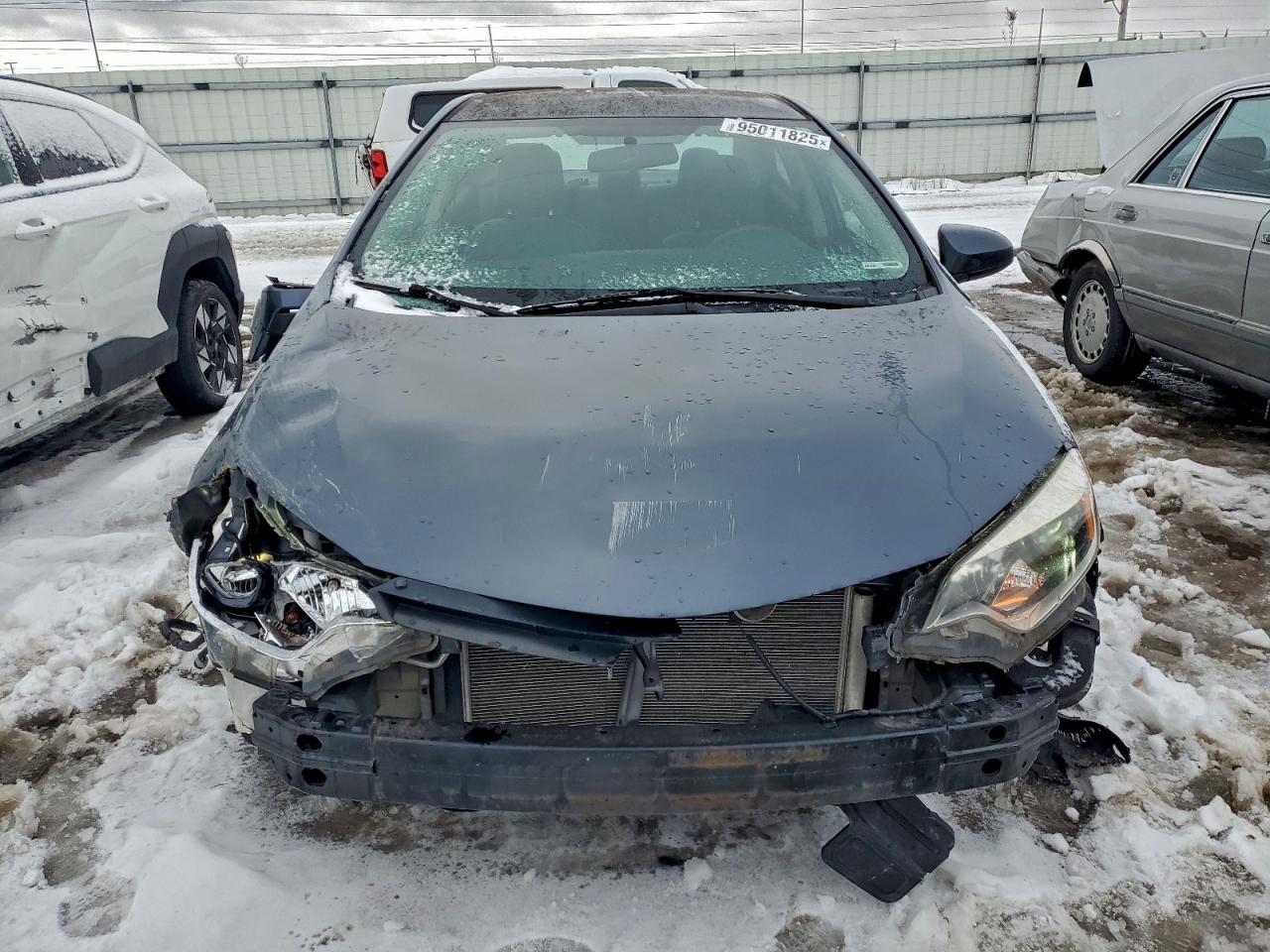 Toyota Corolla L Image 3