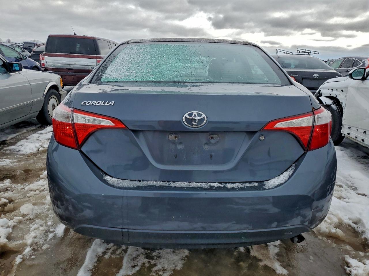 Toyota Corolla L Image 8