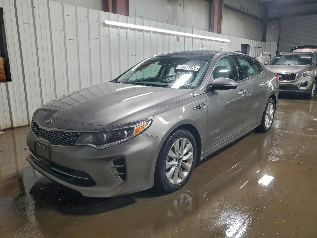 Kia Optima Ex Image 1