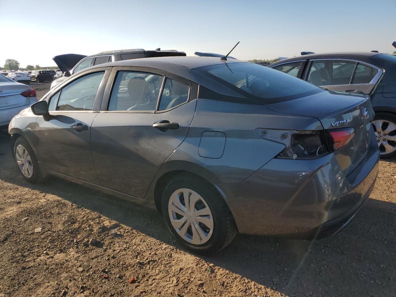 Nissan Versa S Image 5