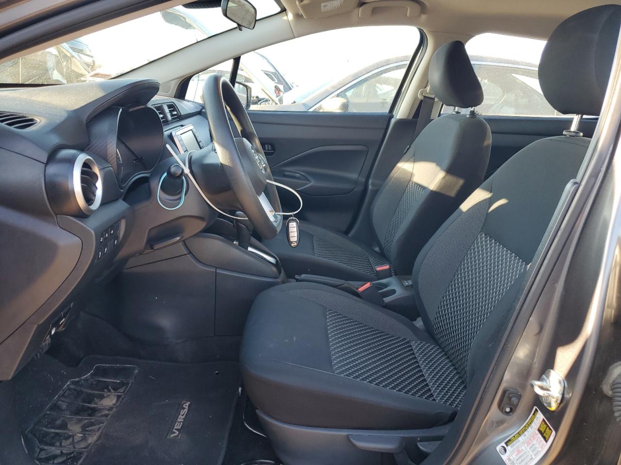 Nissan Versa S Image 4