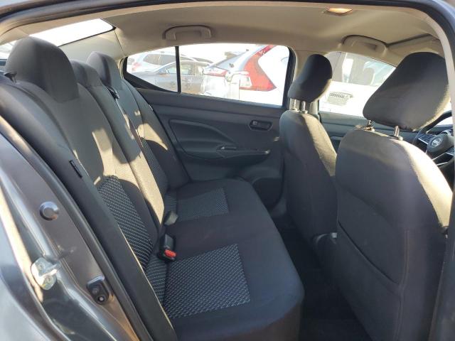 Nissan Versa S Image 8