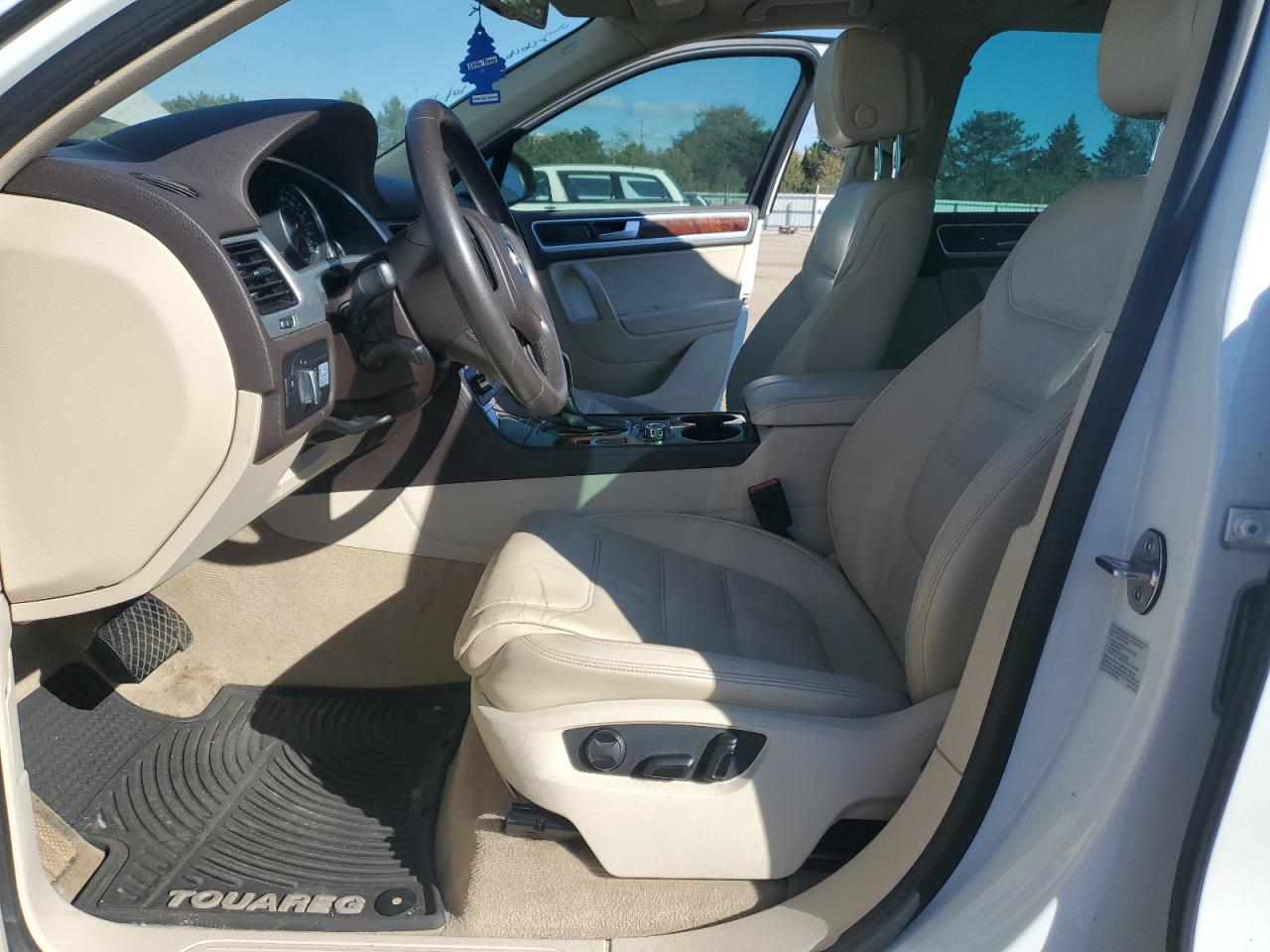 Volkswagen Touareg V6 Tdi Image 8