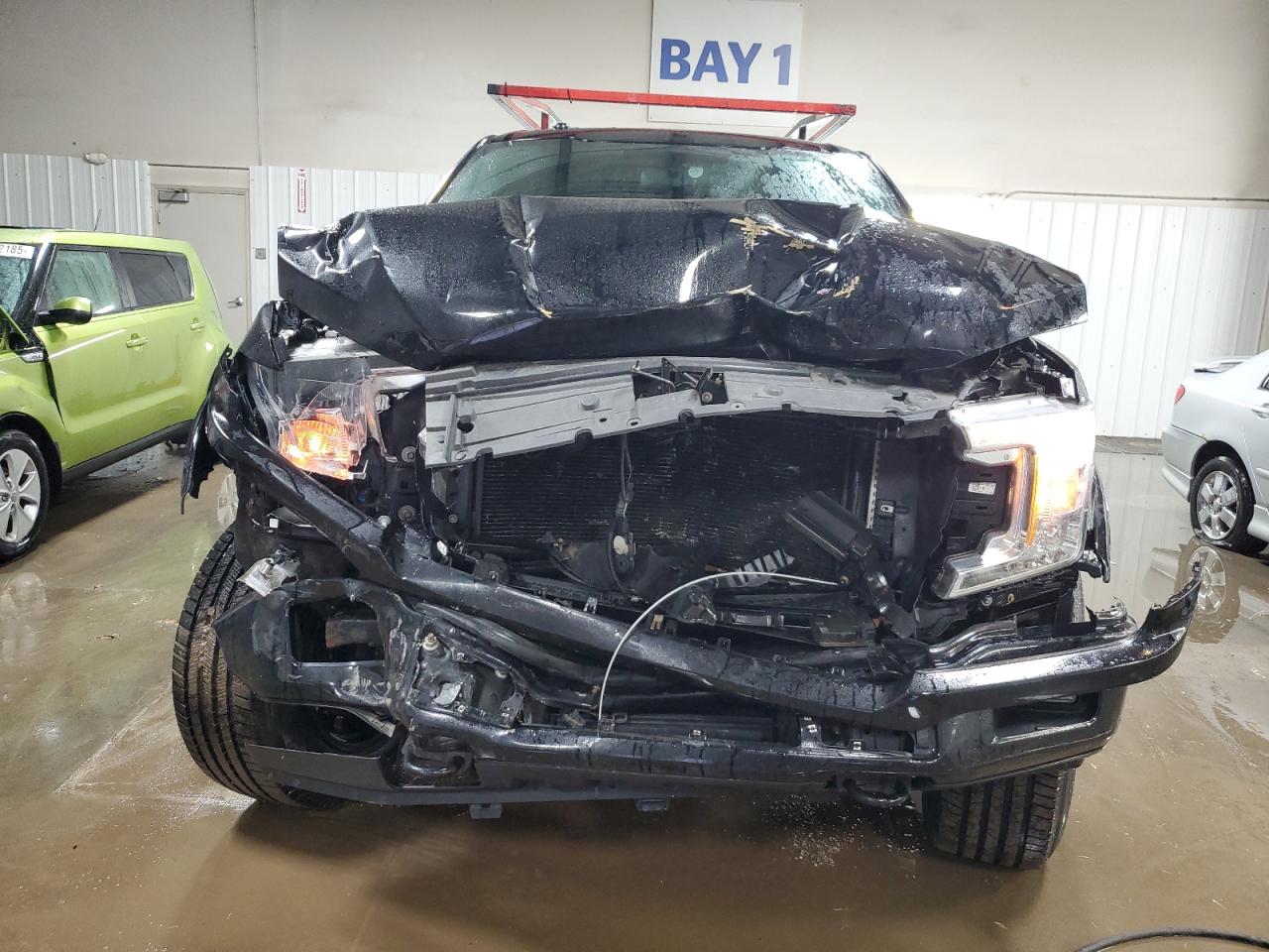 Ford F-150 Supercrew Image 2