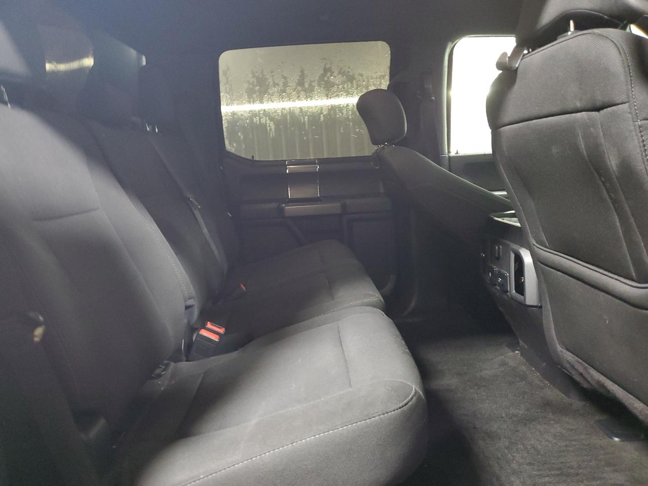 Ford F-150 Supercrew Image 12