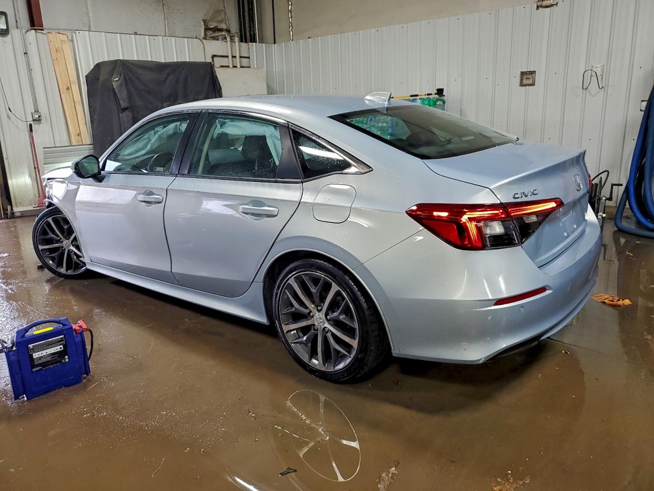 Honda Civic Touring Image 3