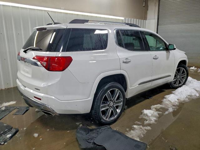 GMC Acadia Denali Image 2