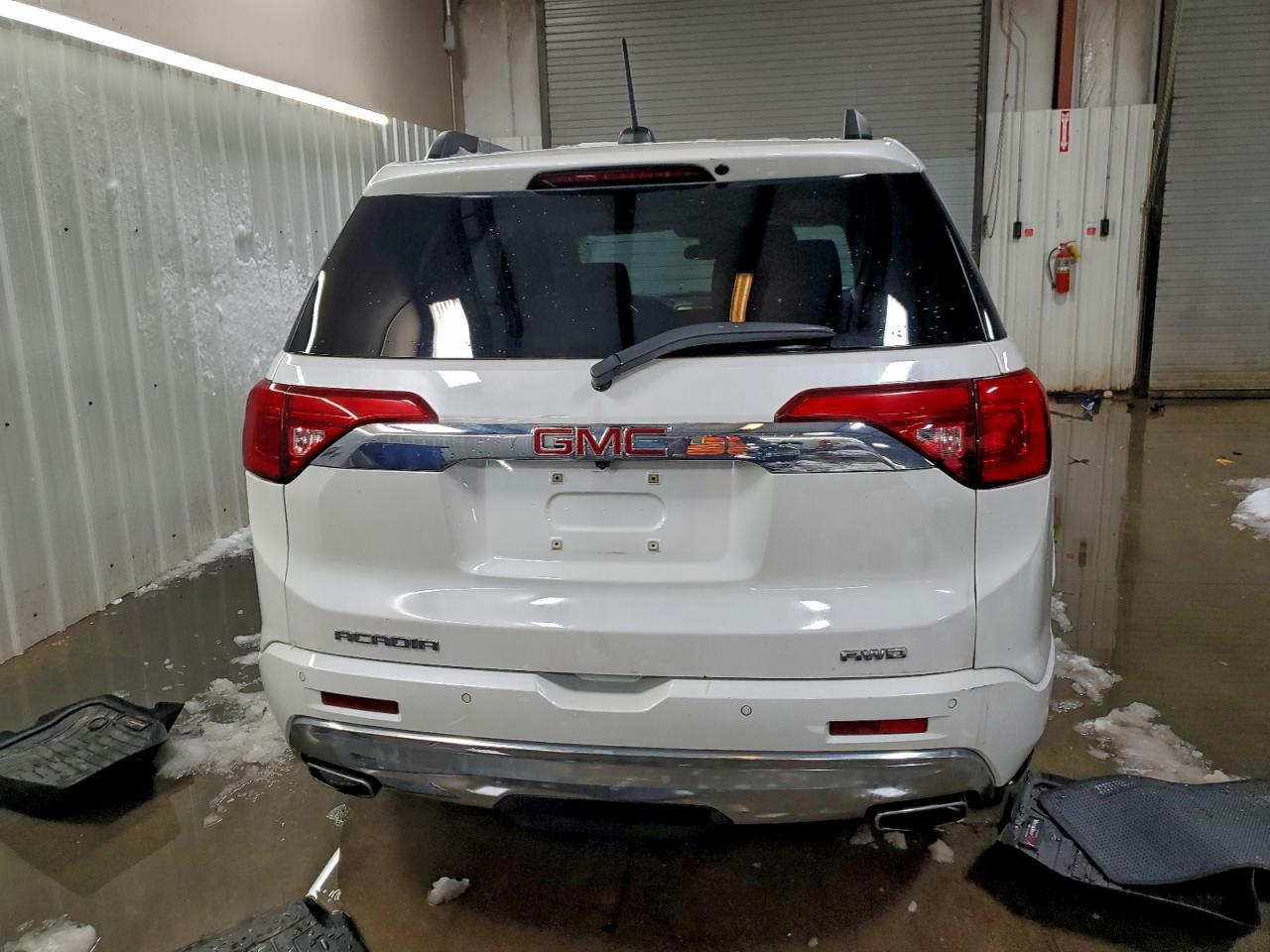 GMC Acadia Denali Image 5