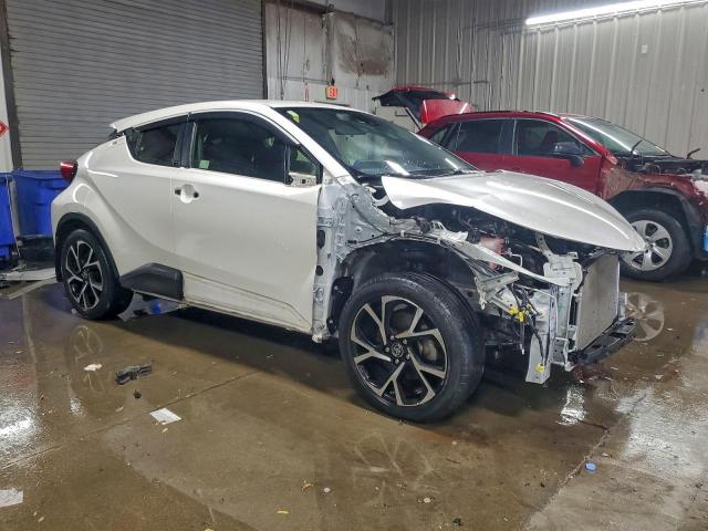 Toyota C-HR Xle Image 3