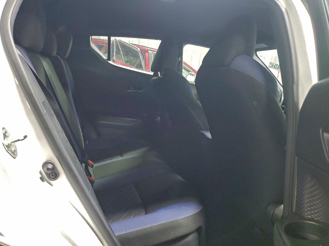 Toyota C-HR Xle Image 13