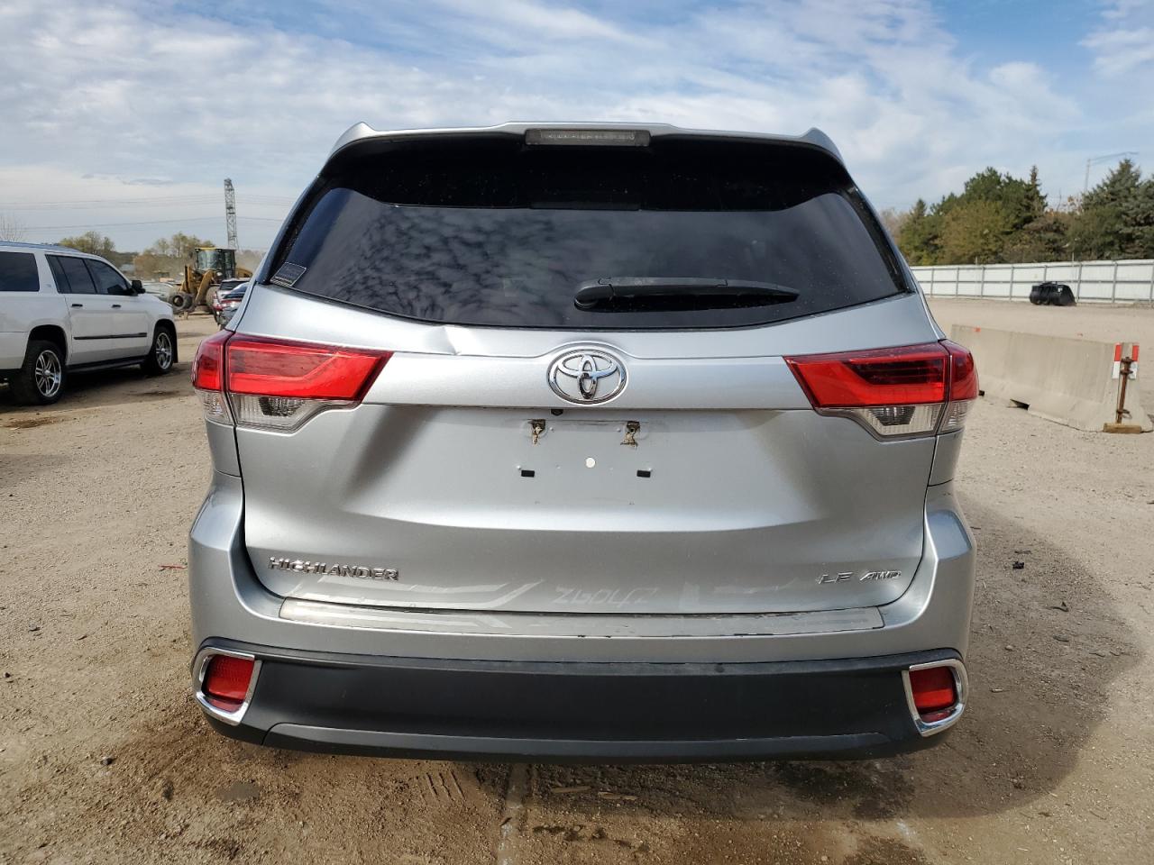 Toyota Highlander Le Image 8