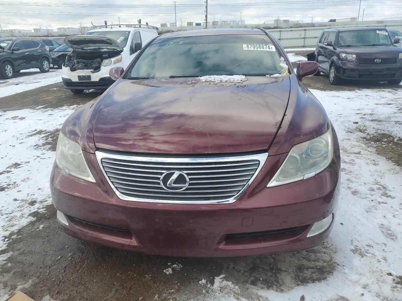 Lexus LS 460 Image 9
