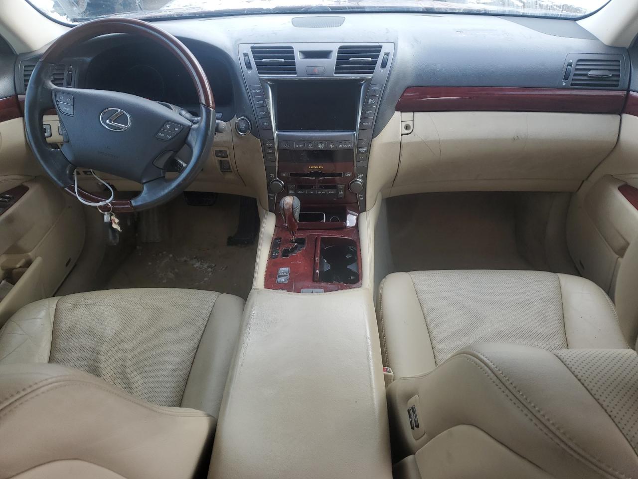 Lexus LS 460 Image 3
