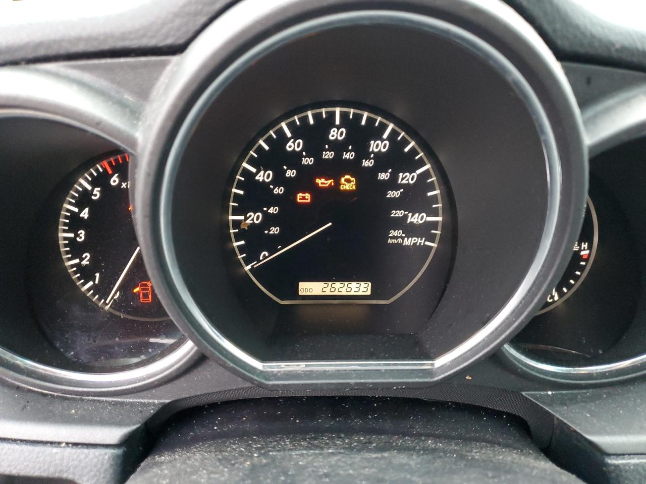 Lexus RX 330 Image 5