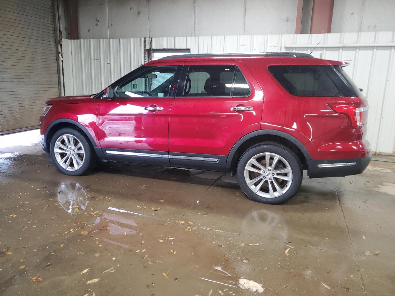 Ford Explorer Limited Image 3