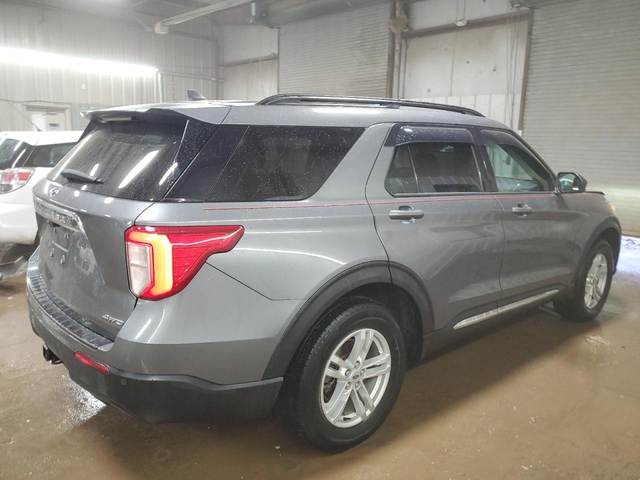 Ford Explorer Xlt Image 7