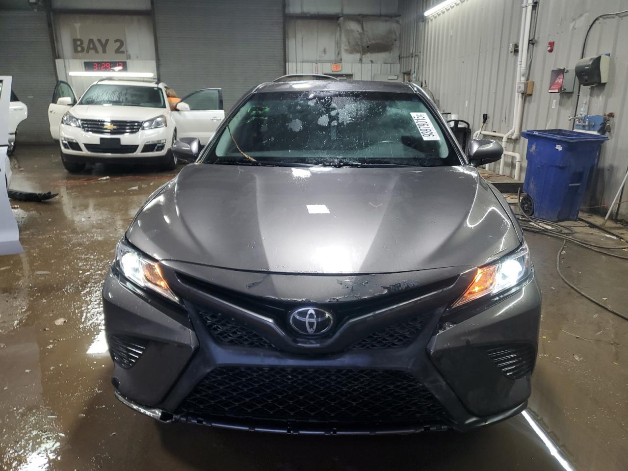 Toyota Camry L Image 5