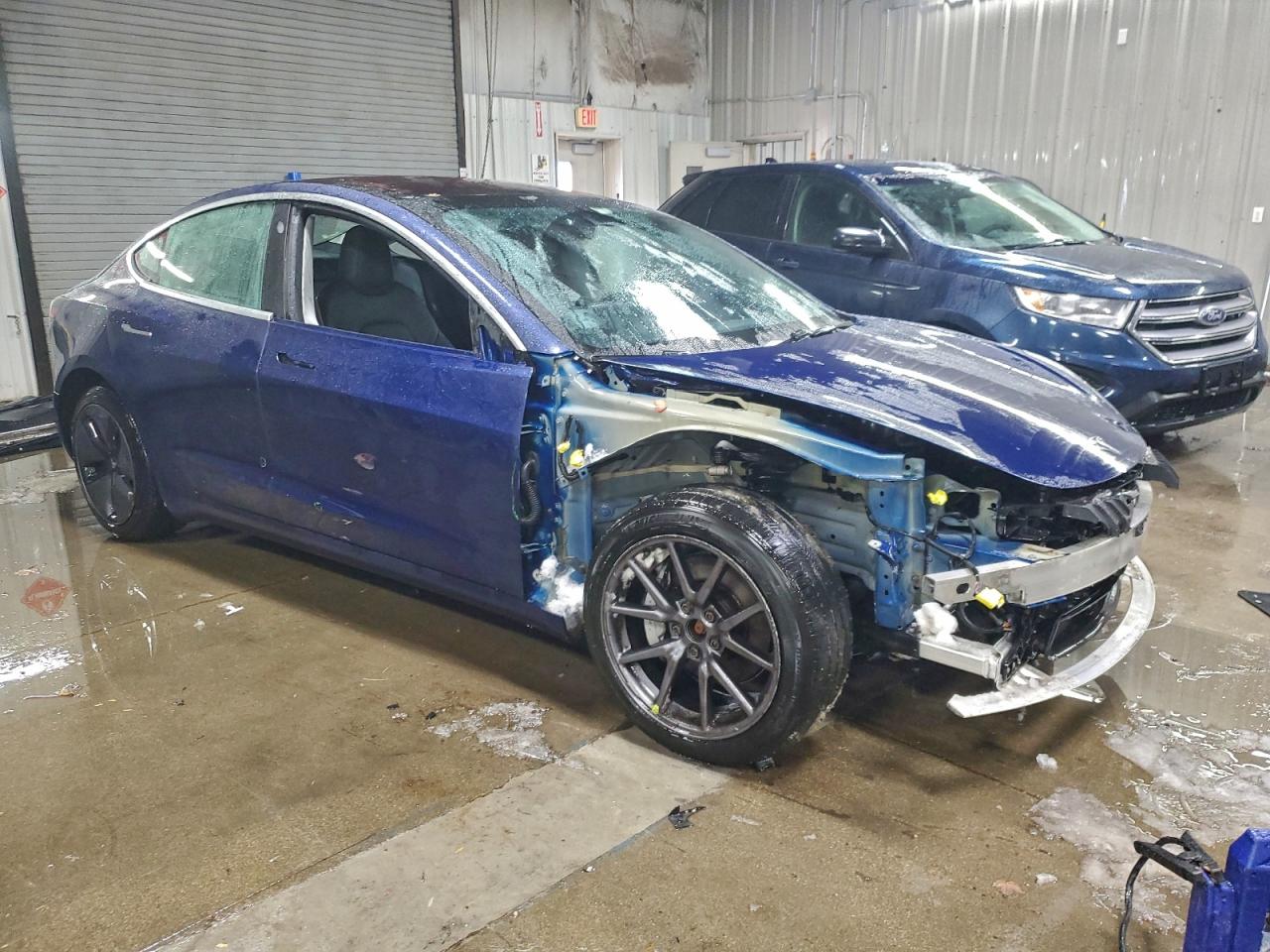 Tesla Model 3 Image 4
