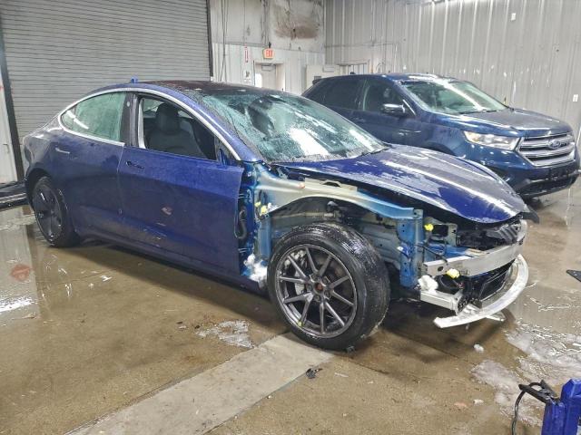 Tesla Model 3 Image 4