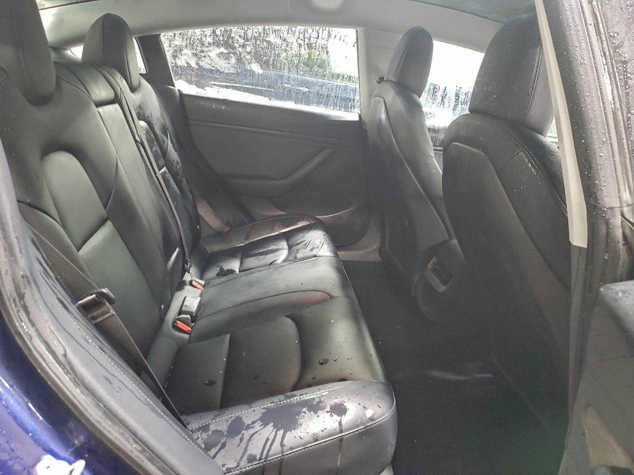 Tesla Model 3 Image 7