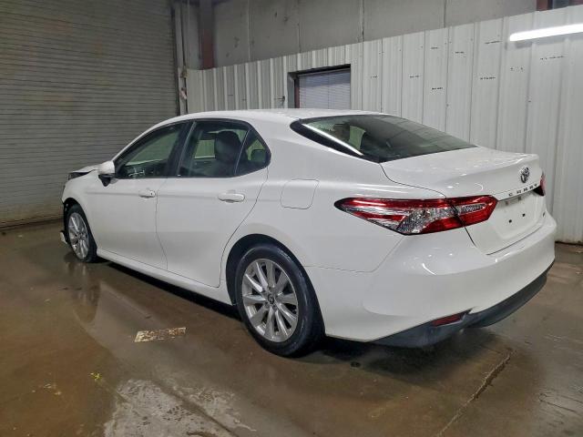 Toyota Camry L Image 5