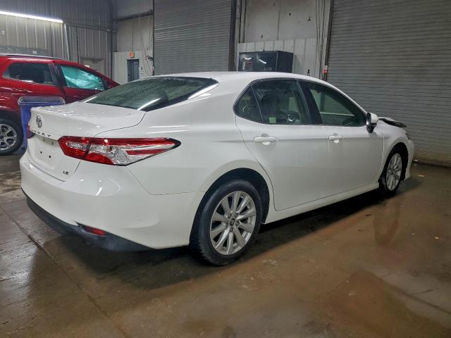 Toyota Camry L Image 2