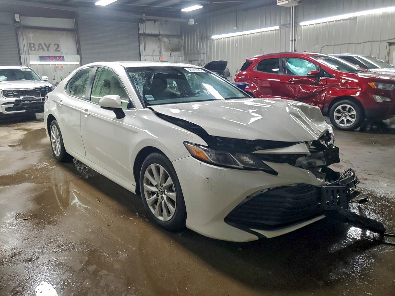 Toyota Camry L Image 6