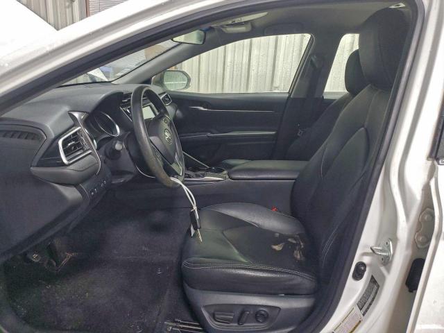 Toyota Camry L Image 10