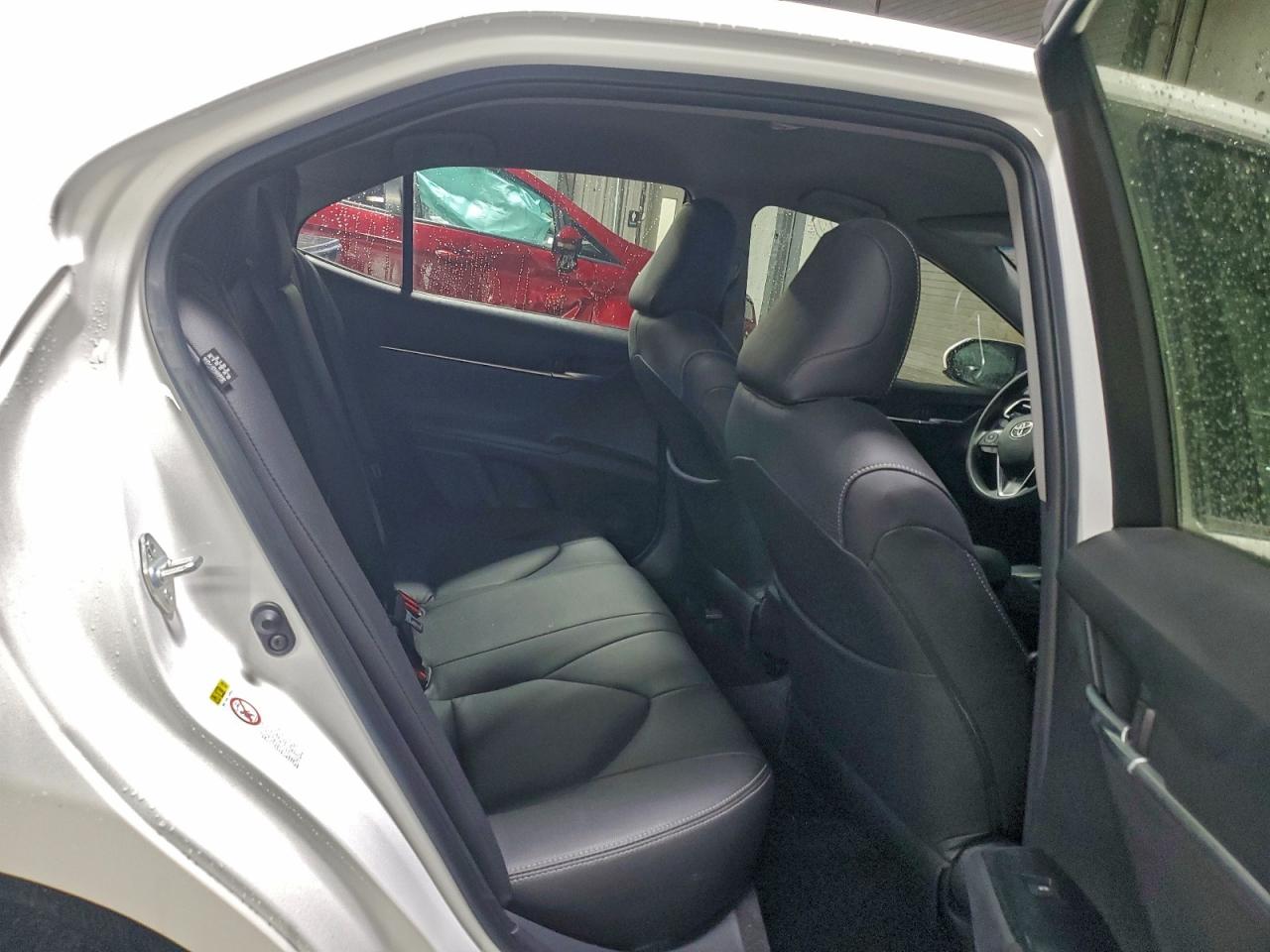 Toyota Camry L Image 11