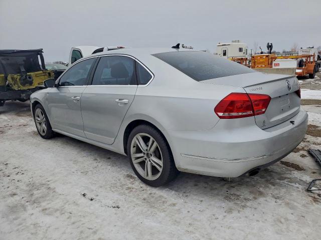 Volkswagen Passat Sel Image 5