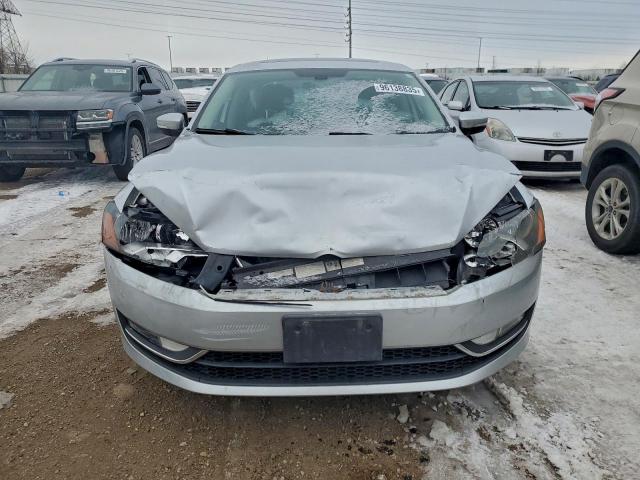 Volkswagen Passat Sel Image 10