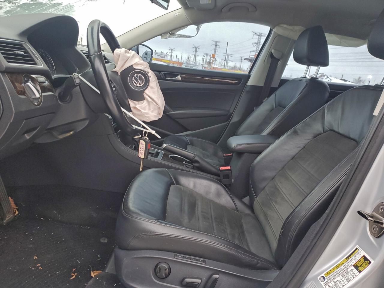 Volkswagen Passat Sel Image 7