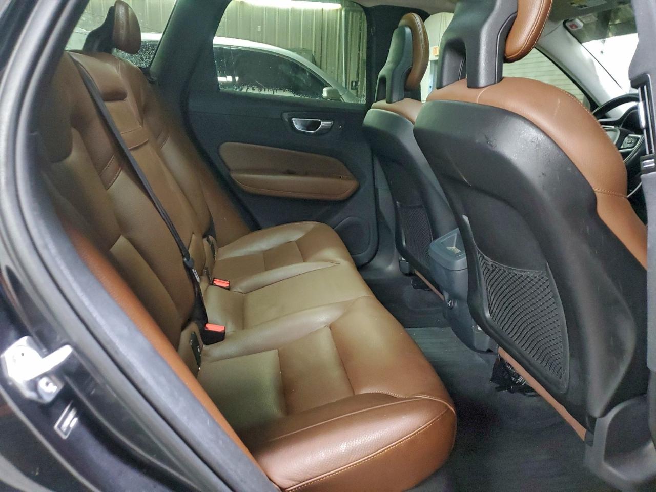 Volvo XC60 T5 Image 10